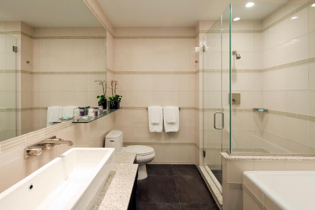 Superior Double Room with Two Double Beds - Image 2