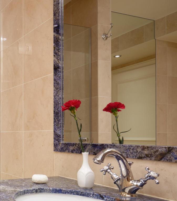 Classic Double Room - Image 2