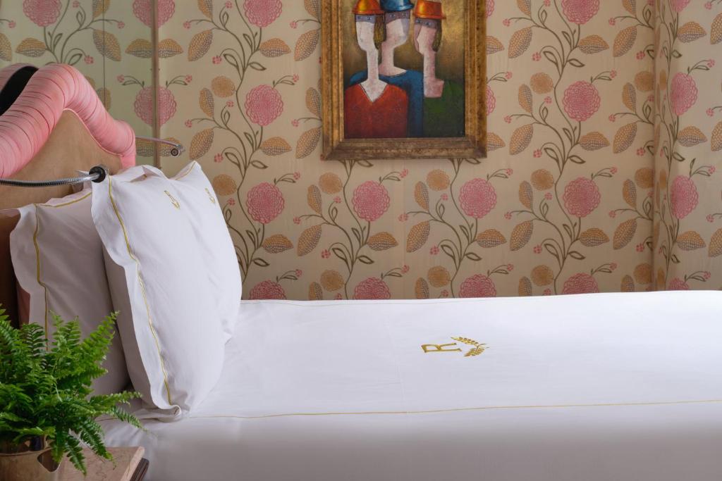 Classic Double Room - Image 7