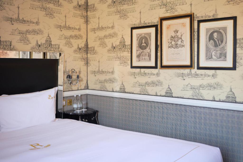 Royal Mews View King Room - Image 10