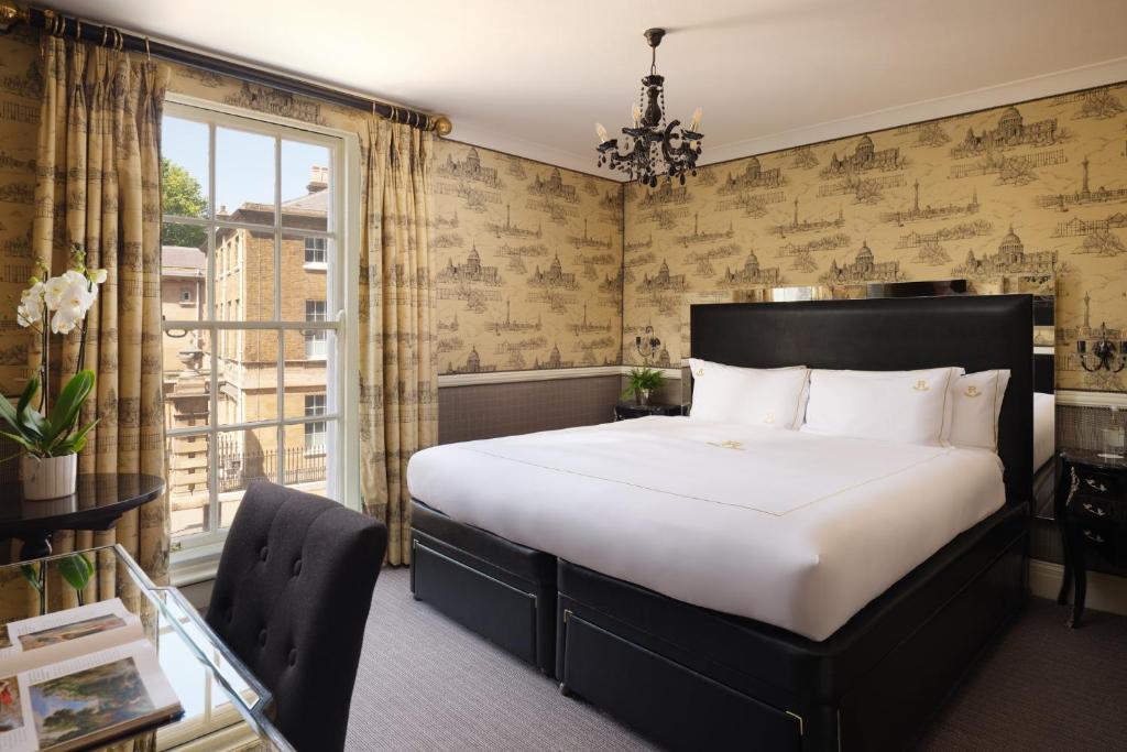 Royal Mews View King Room - Image 8