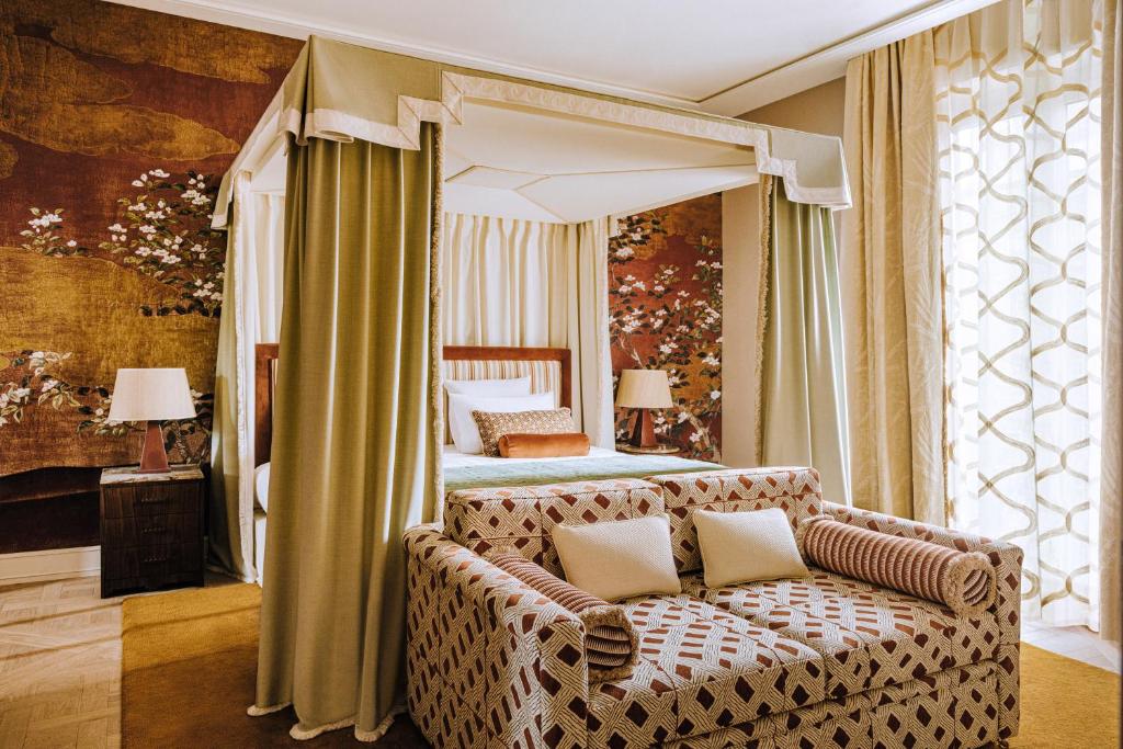 Deluxe Room - Image 1