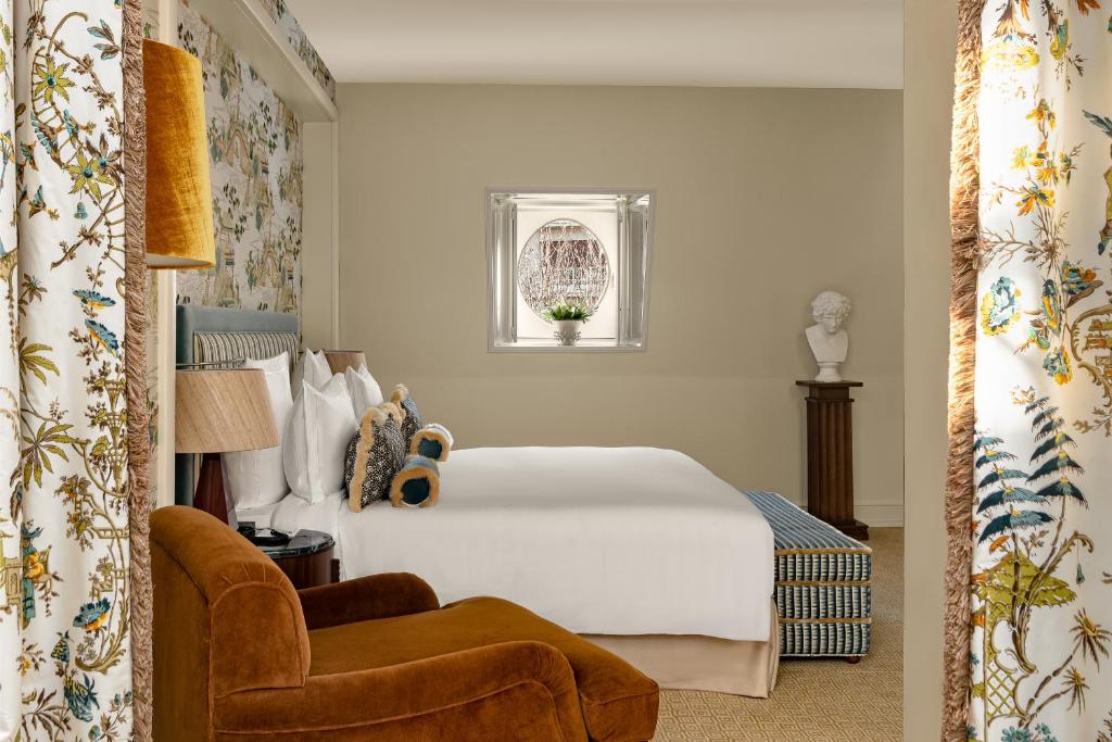 Junior Suite Top Floor - Image 1