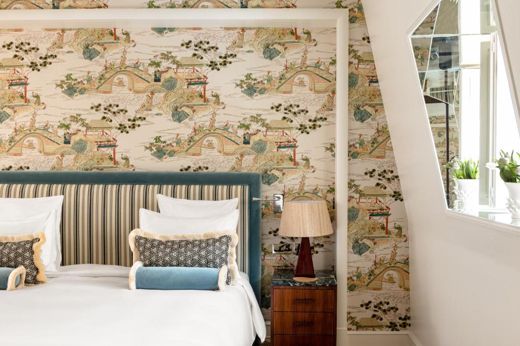 Junior Suite Top Floor - Image 2