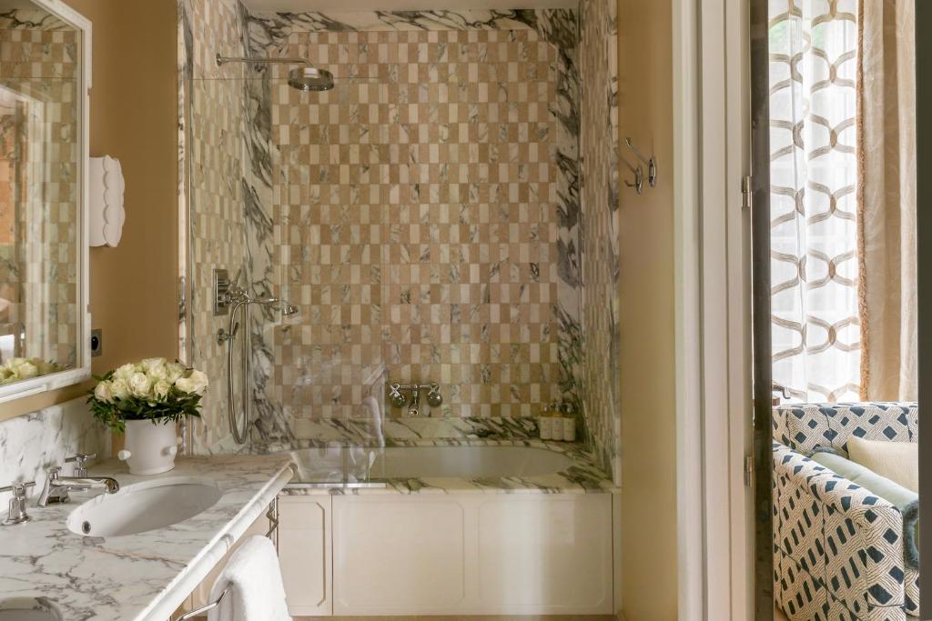 Junior Suite - Image 3