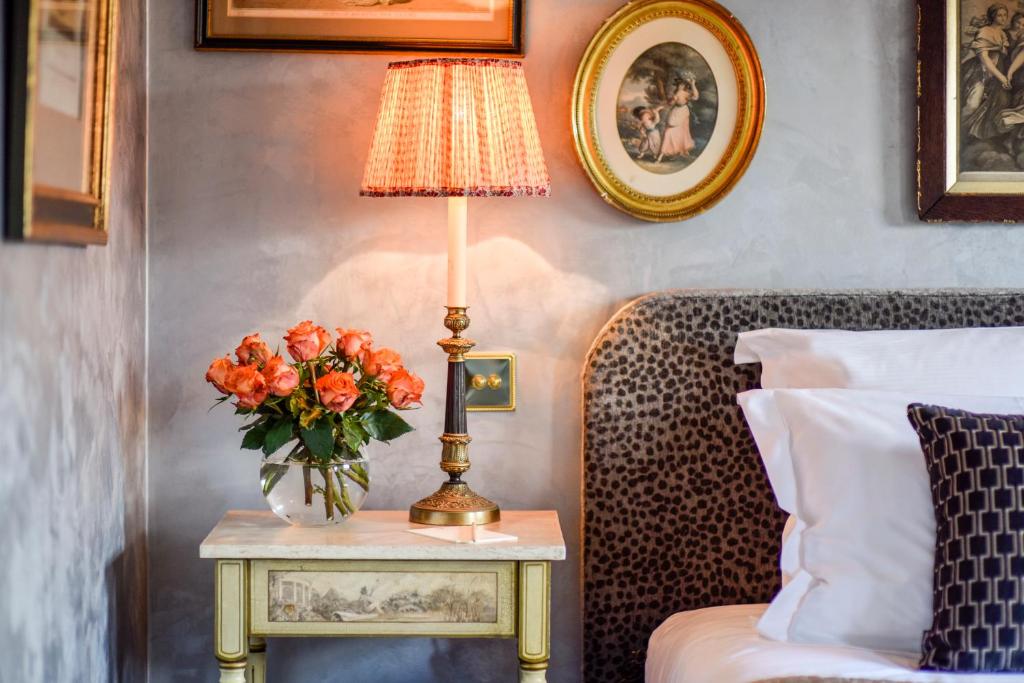 Deluxe Double Room - Image 4