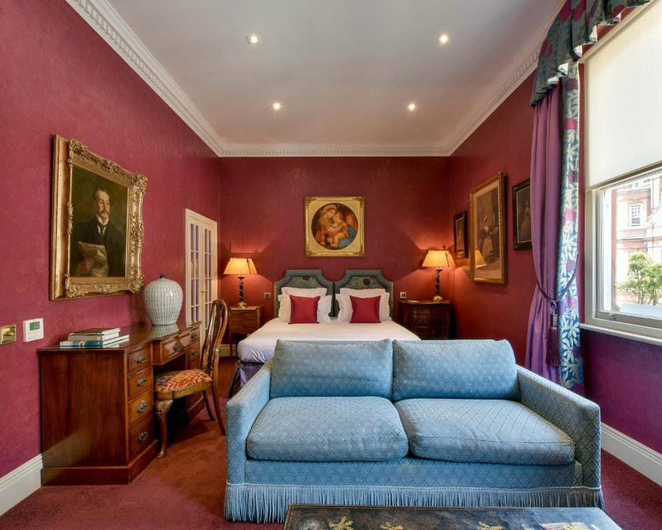 Deluxe Double Room - Image 6