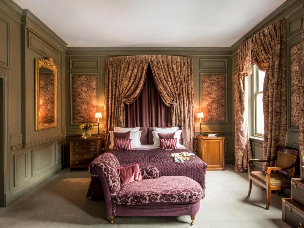 Junior Suite - Image 1
