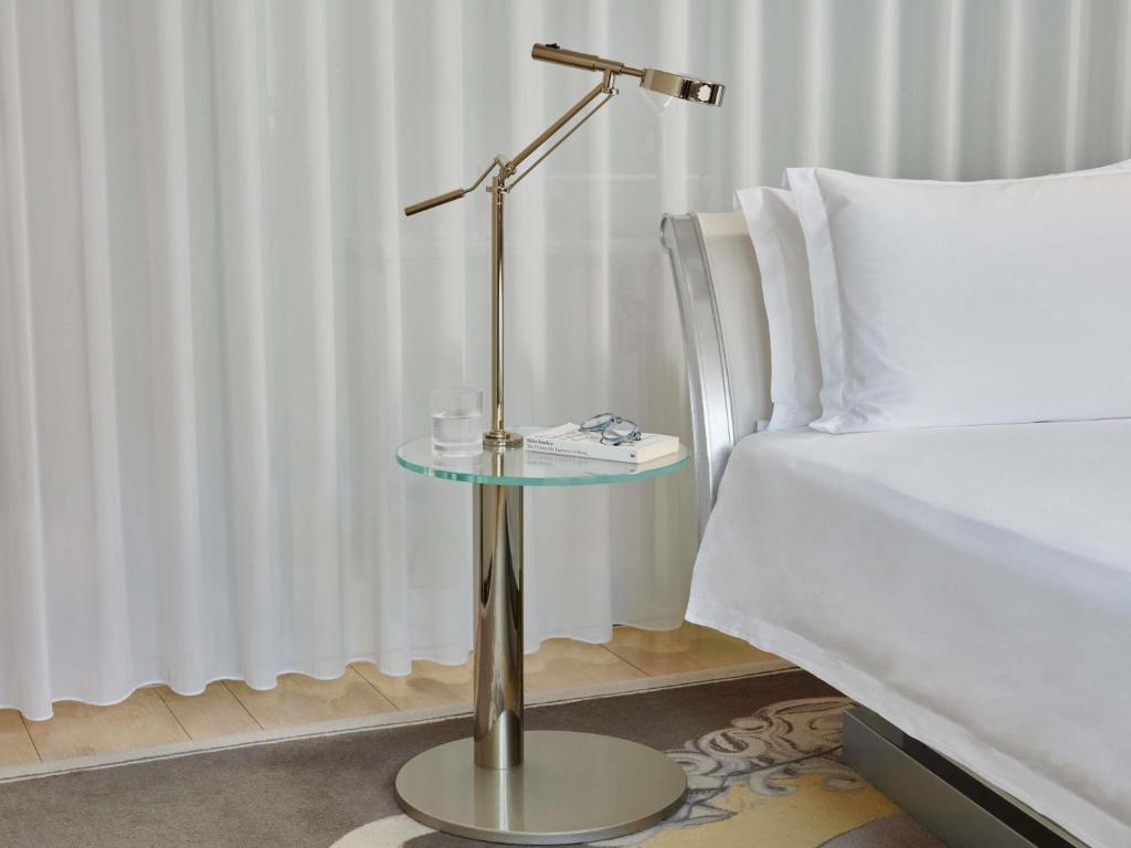 Junior Loft Suite - Image 8