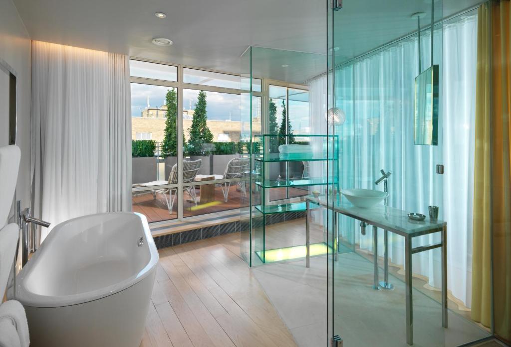 Loft Suite with Terrace - Image 3