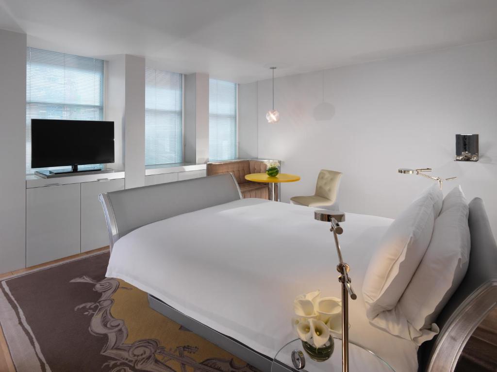 Superior King Room - Image 2