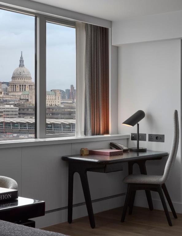 Suite with River View - Image 2