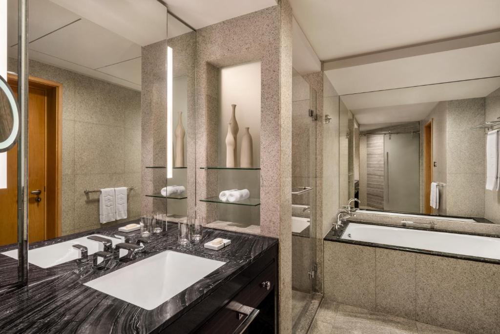 Executive Studio - Image 4