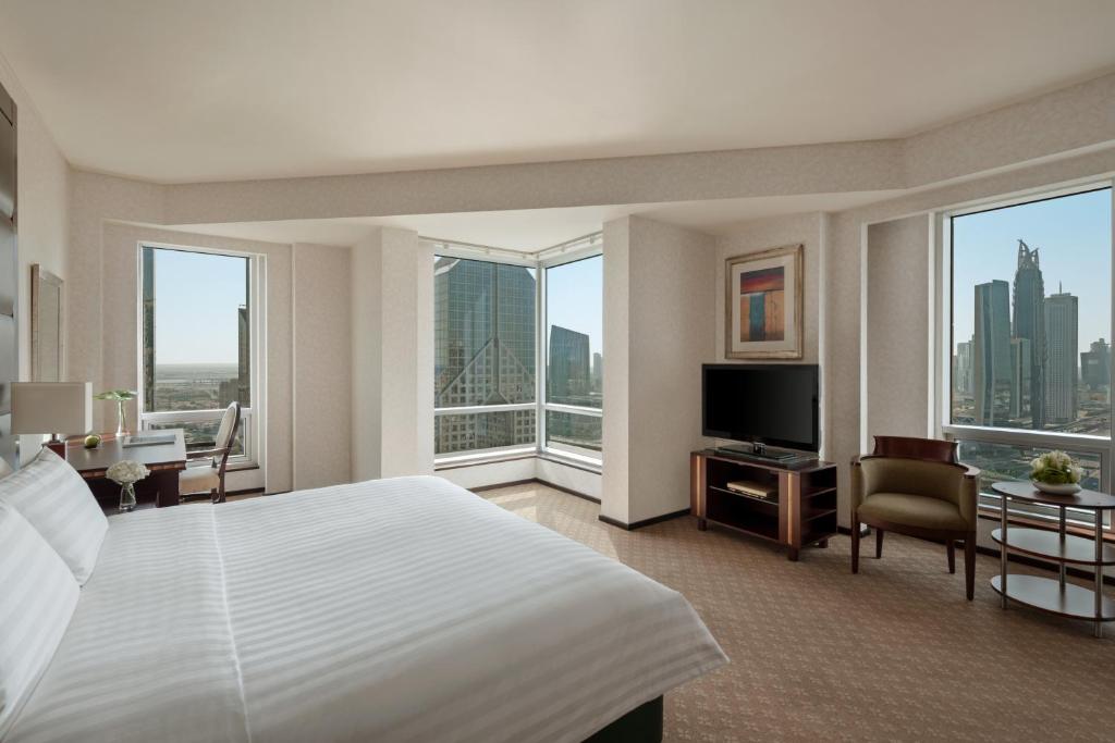 Two- Bedroom Apartment with City View - Image 2