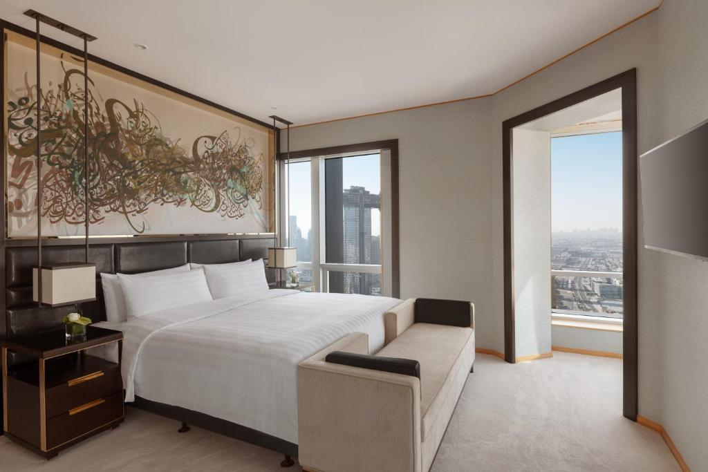 One-Bedroom Club Suite - Lounge Access - Image 6