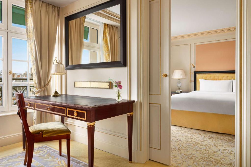 Deluxe Suite - Image 5
