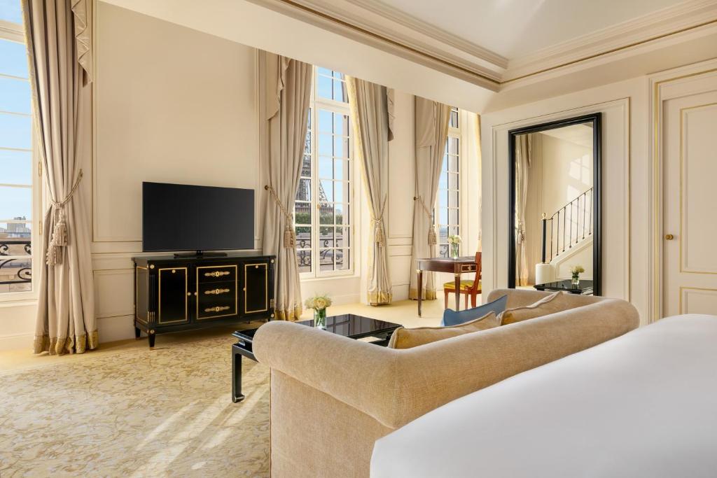 Duplex Eiffel view suite - Image 4