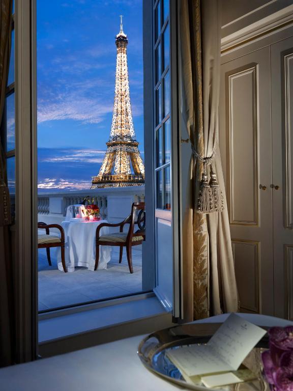 Duplex Terrace Eiffel view Suite - Image 1