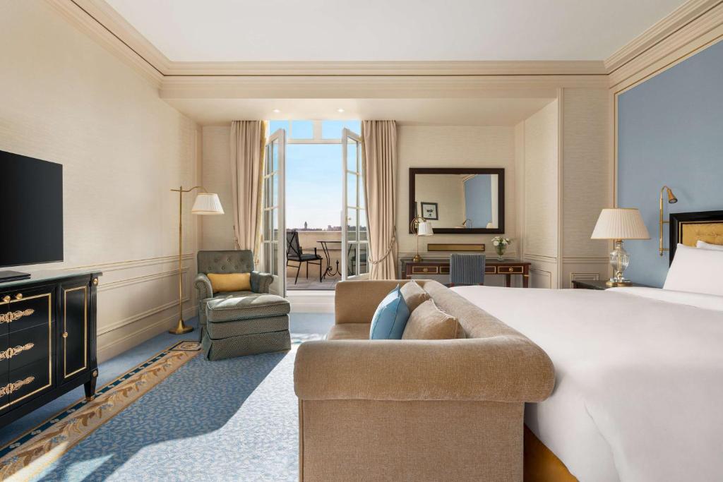 Terrace Eiffel View Room King - Image 5