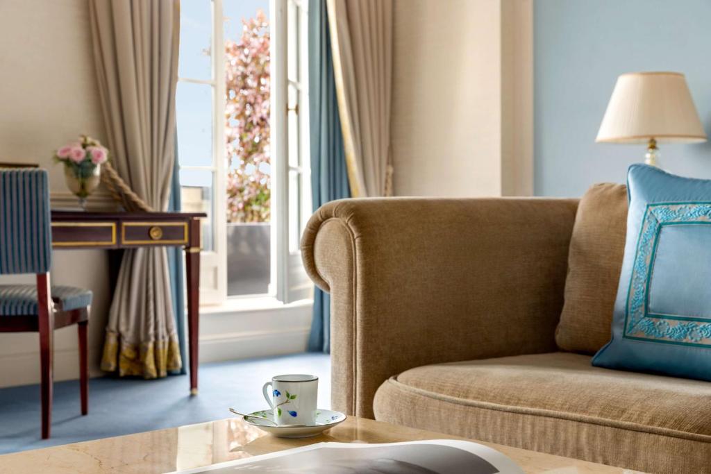 Terrace Room - Image 1