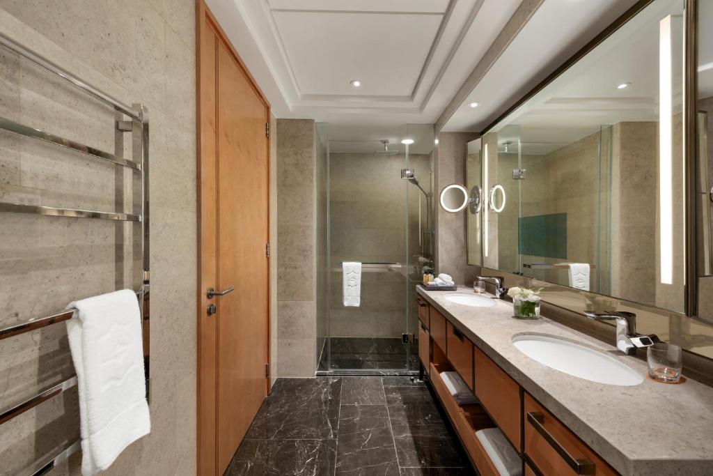 Iconic Shard Suite - Image 4