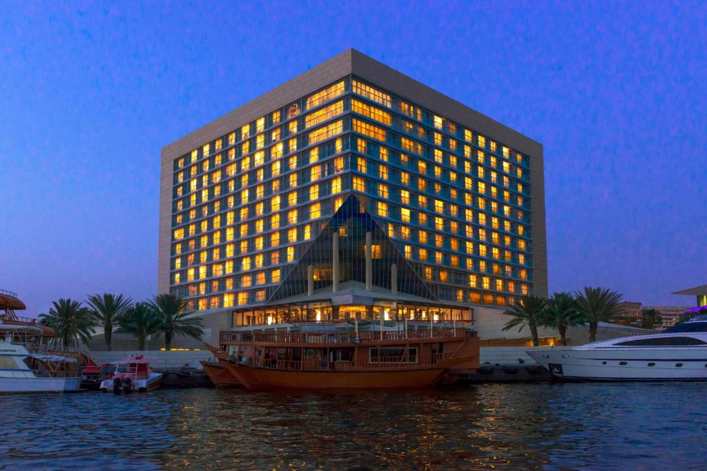 Sheraton Dubai Creek Hotel & Towers