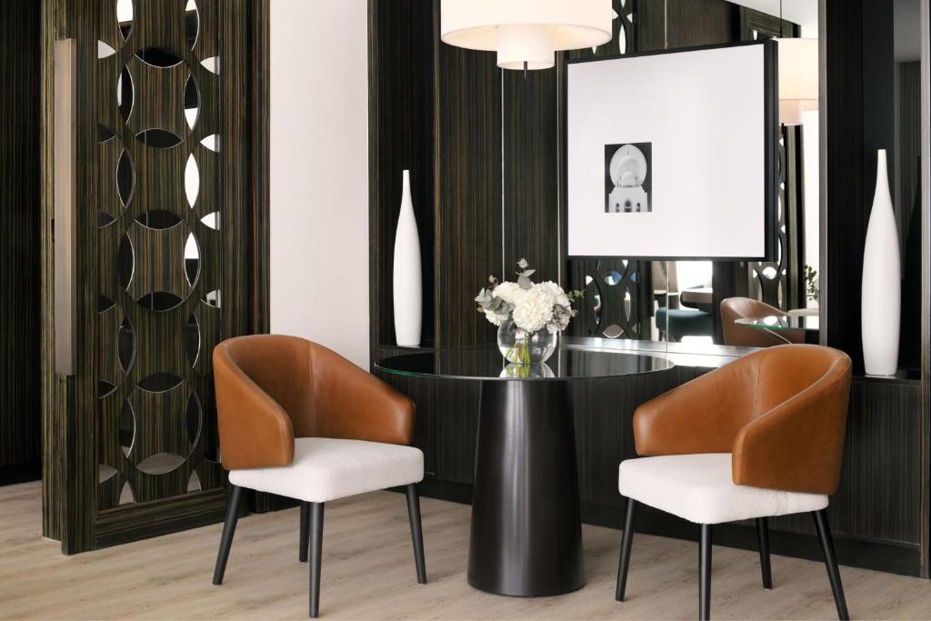 Grand Deluxe Suite, Club lounge access, 1 Bedroom Suite - Image 2