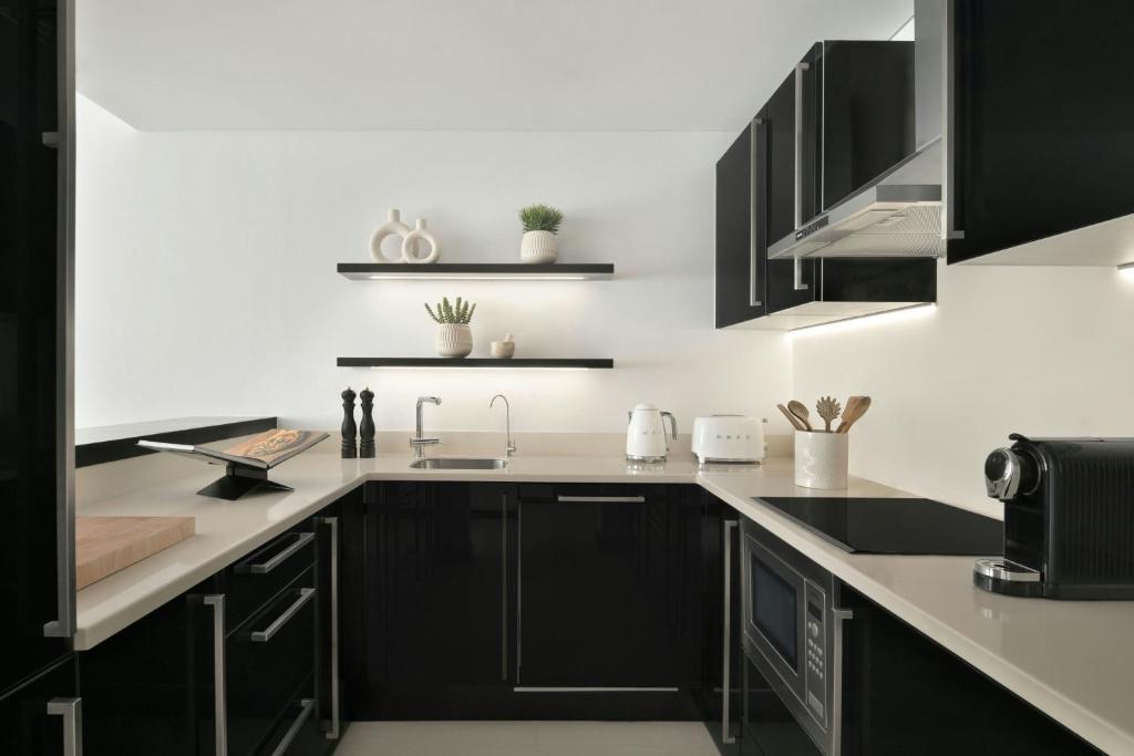 Two Bedroom Apartment, 2 Bedroom Apartment, City view - Image 21