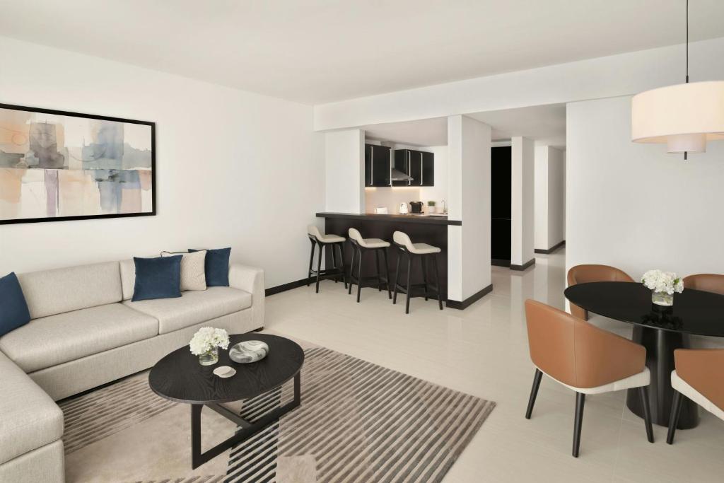 Two Bedroom Apartment, 2 Bedroom Apartment, Skyline view - Image 11