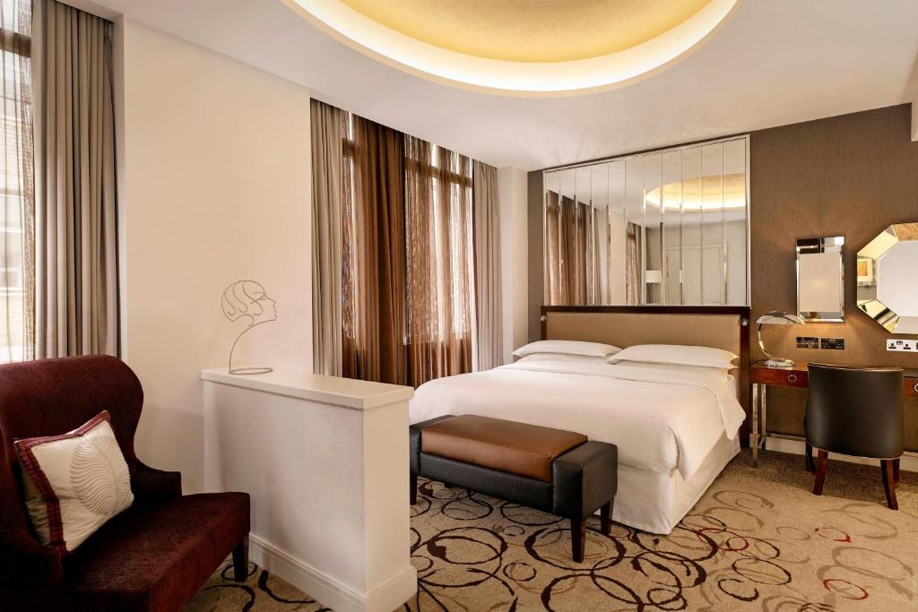 Club Queen Room - Club Lounge Access - Image 2