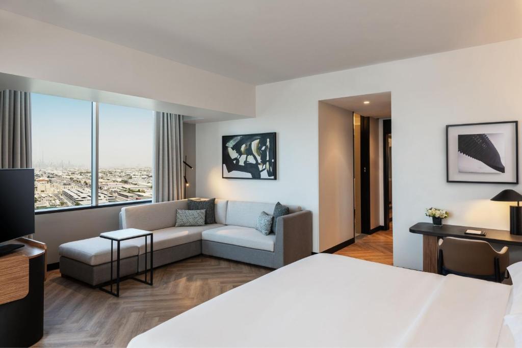 Amiri Suite - Club lounge Access - Image 3