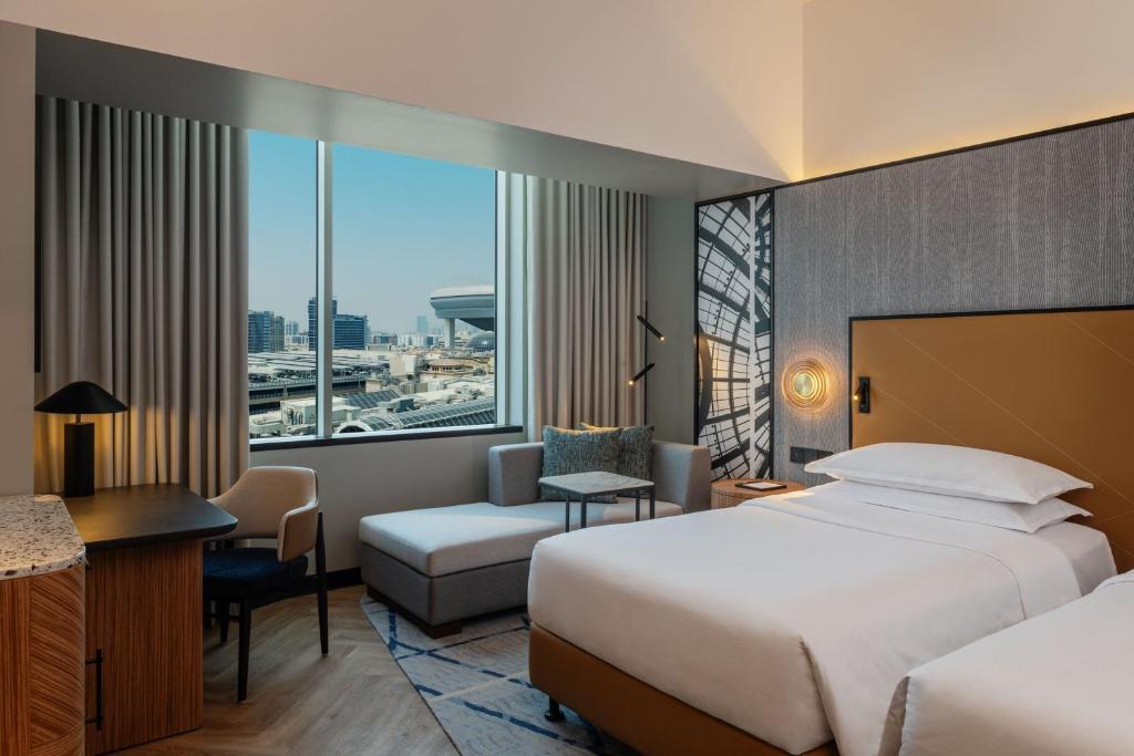 Three Bedroom Family Suite - Image 10