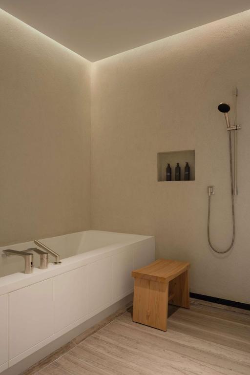 SIRO Fitness Suite - personal training session with sports massage - Image 16