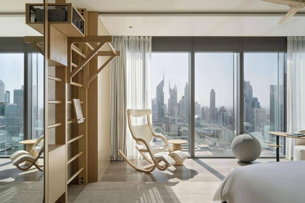 SIRO Plus King, complimentary fitness class and nutrition consultation - Image 1