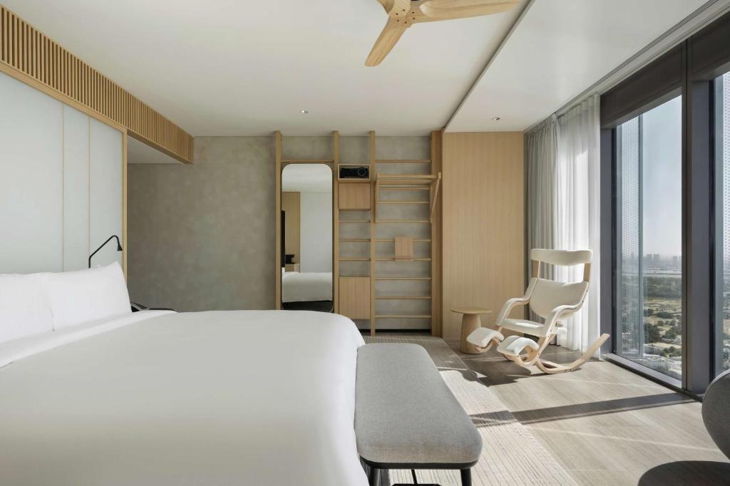 SIRO Plus King, complimentary fitness class and nutrition consultation - Image 3