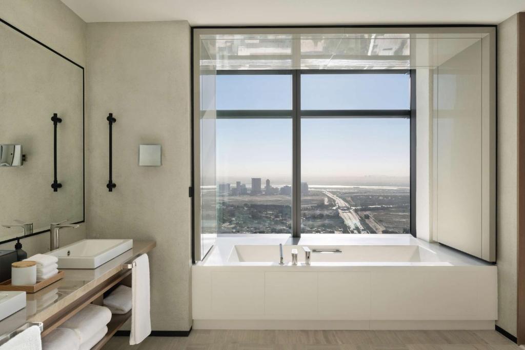 SIRO Premium Room, complimentary fitness class and nutrition consultation - Image 8