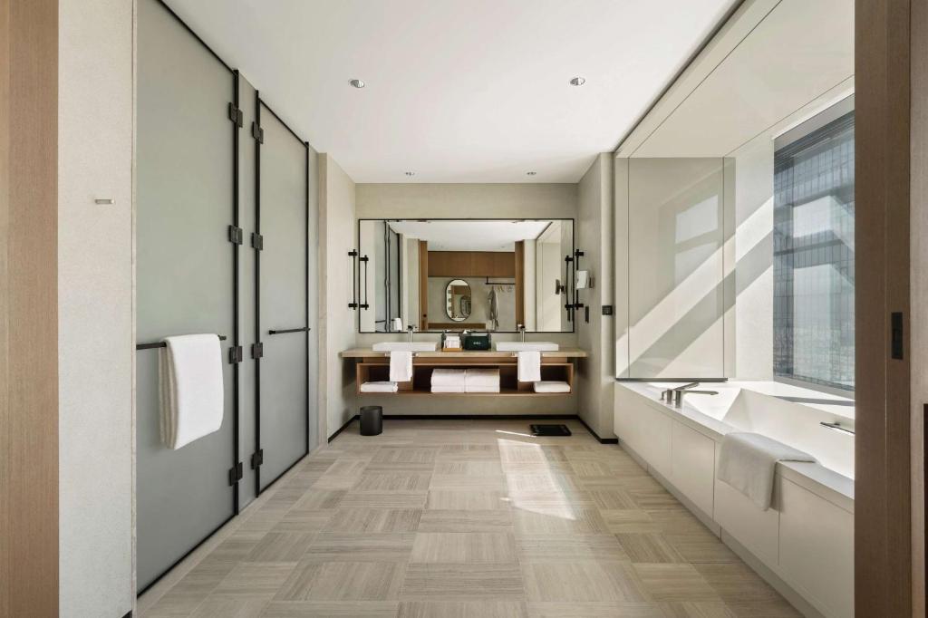 SIRO Premium Room, complimentary fitness class and nutrition consultation - Image 9