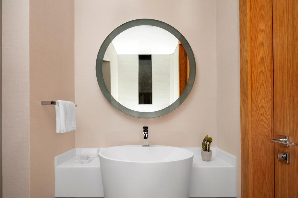 Grand Burj Living - Image 7