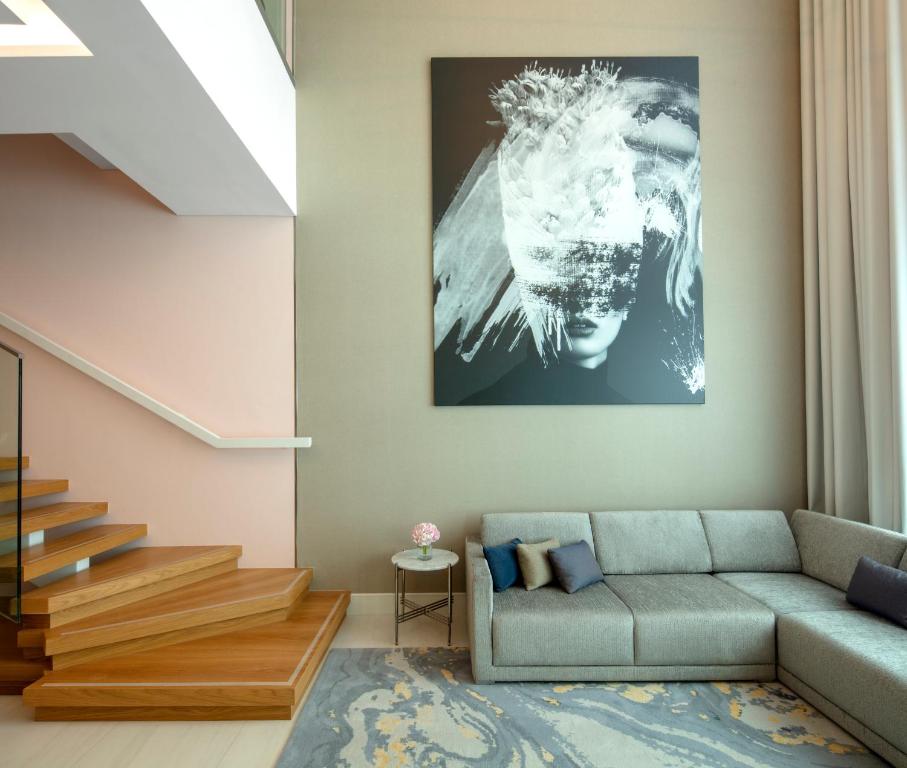 One-Bedroom Loft Apartment with Balcony - Image 6