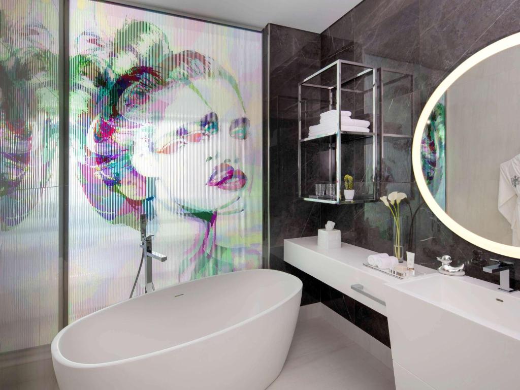 Sky King with Balcony - Image 3