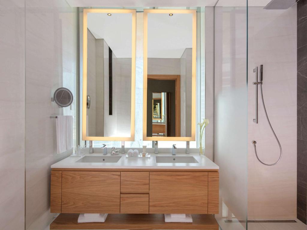 Wonder Living Deluxe Two-Bedroom Apartment - Image 3