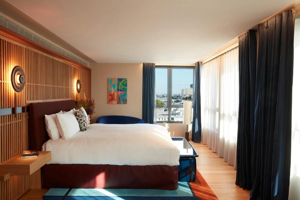 L'Atelier Seine Corner Suite -  River Seine and Eiffel Tower view - Image 10