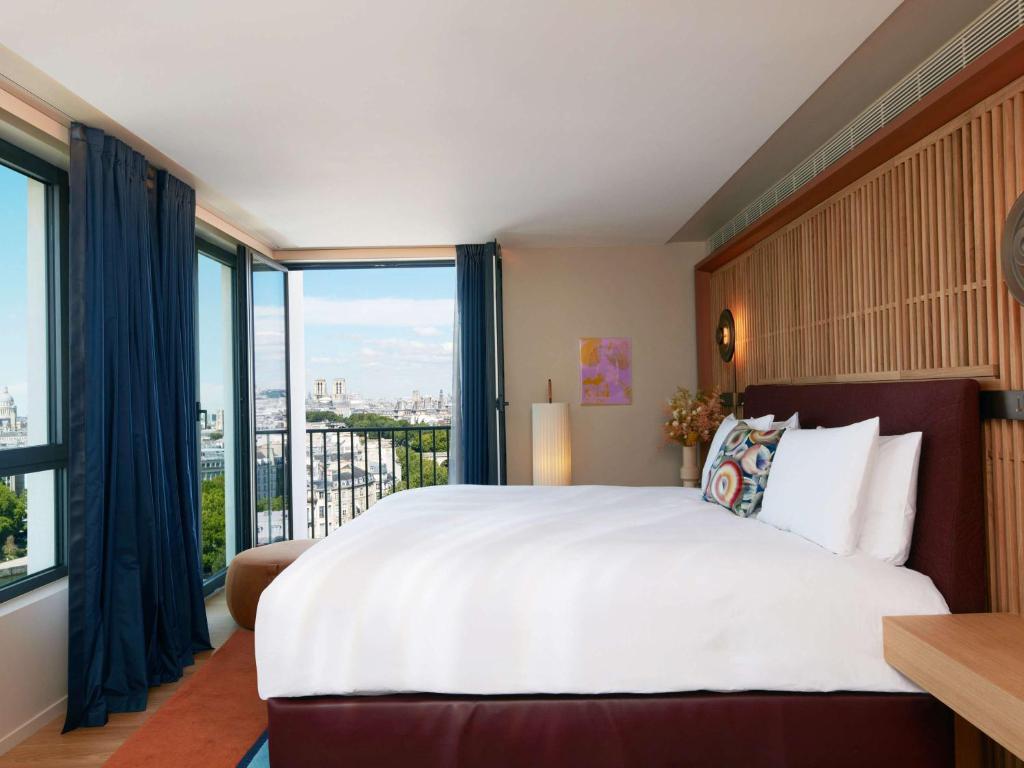 SO Paris Presidential Suite - Balcony and panoramic view - Image 5