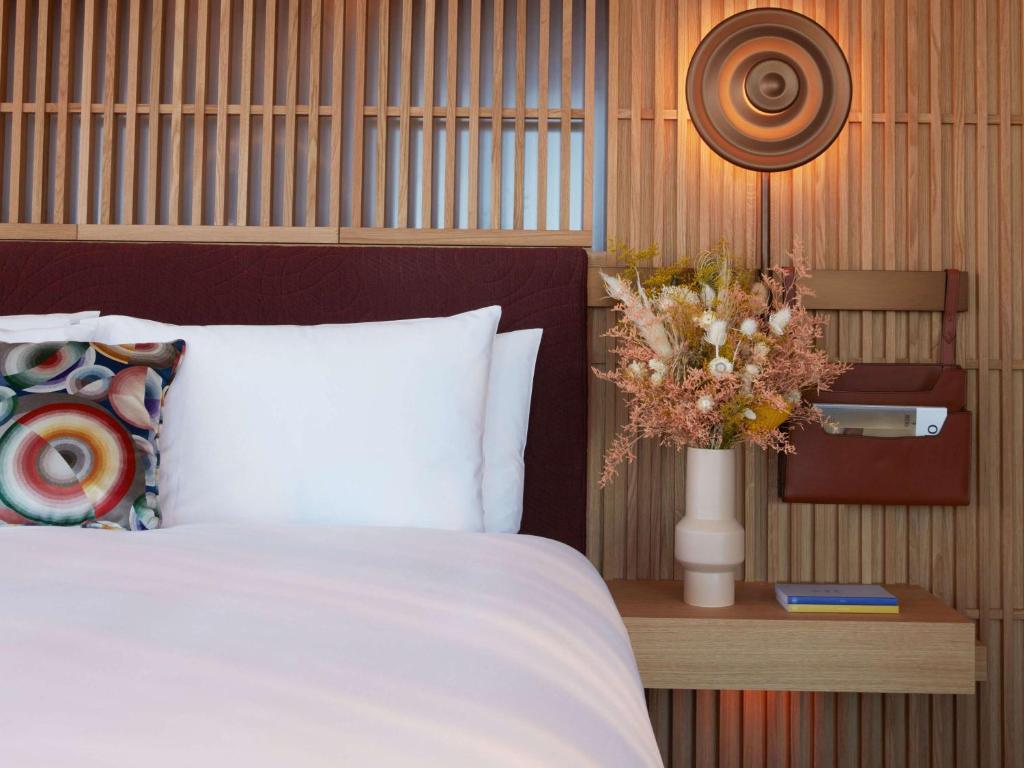 SO Paris Presidential Suite - Balcony and panoramic view - Image 7