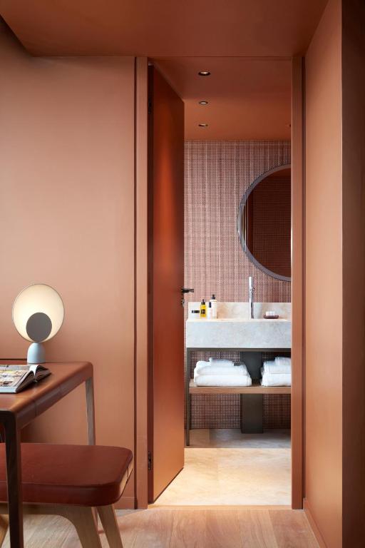 Studio Panorama Junior Suite - River Seine and Eiffel Tower view - Image 2