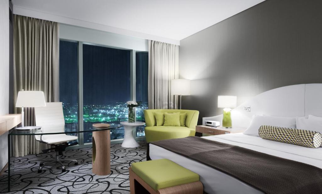 Luxury Room with King Bed and Coastline View - Image 3