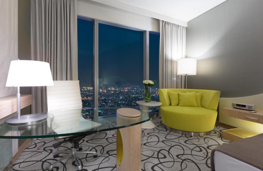 Luxury Room with King Bed and Coastline View - Image 4