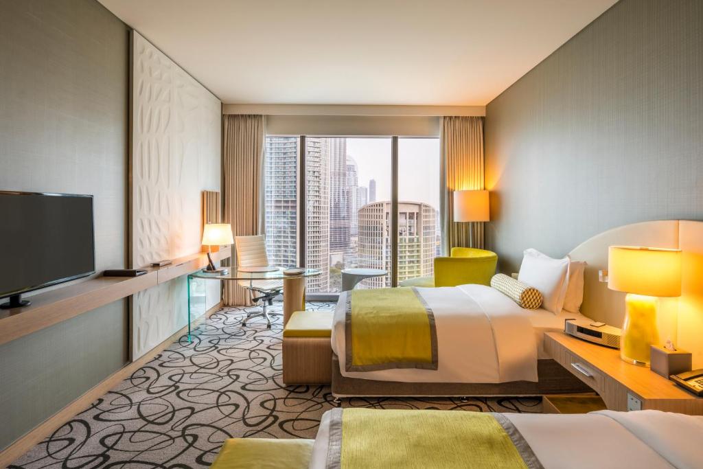 Luxury Twin Room with Club Access and Burj Khalifa View - Image 5