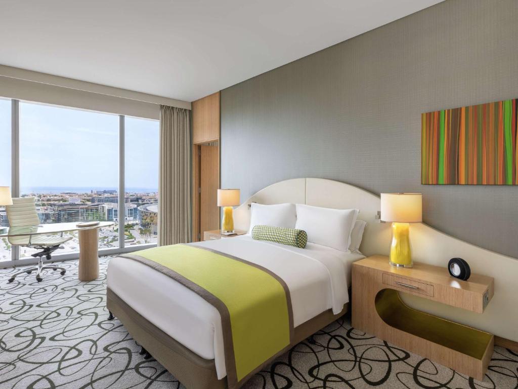 One Bedroom Apartment with King Bed - Image 10