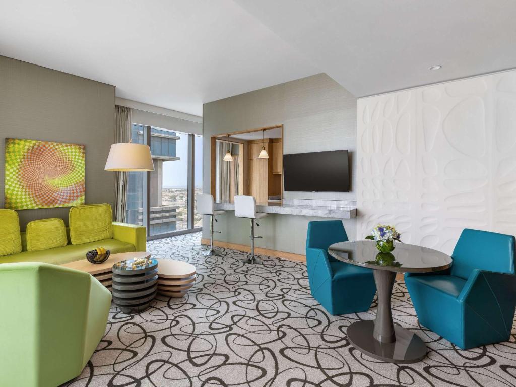 One Bedroom Apartment with King Bed - Image 11